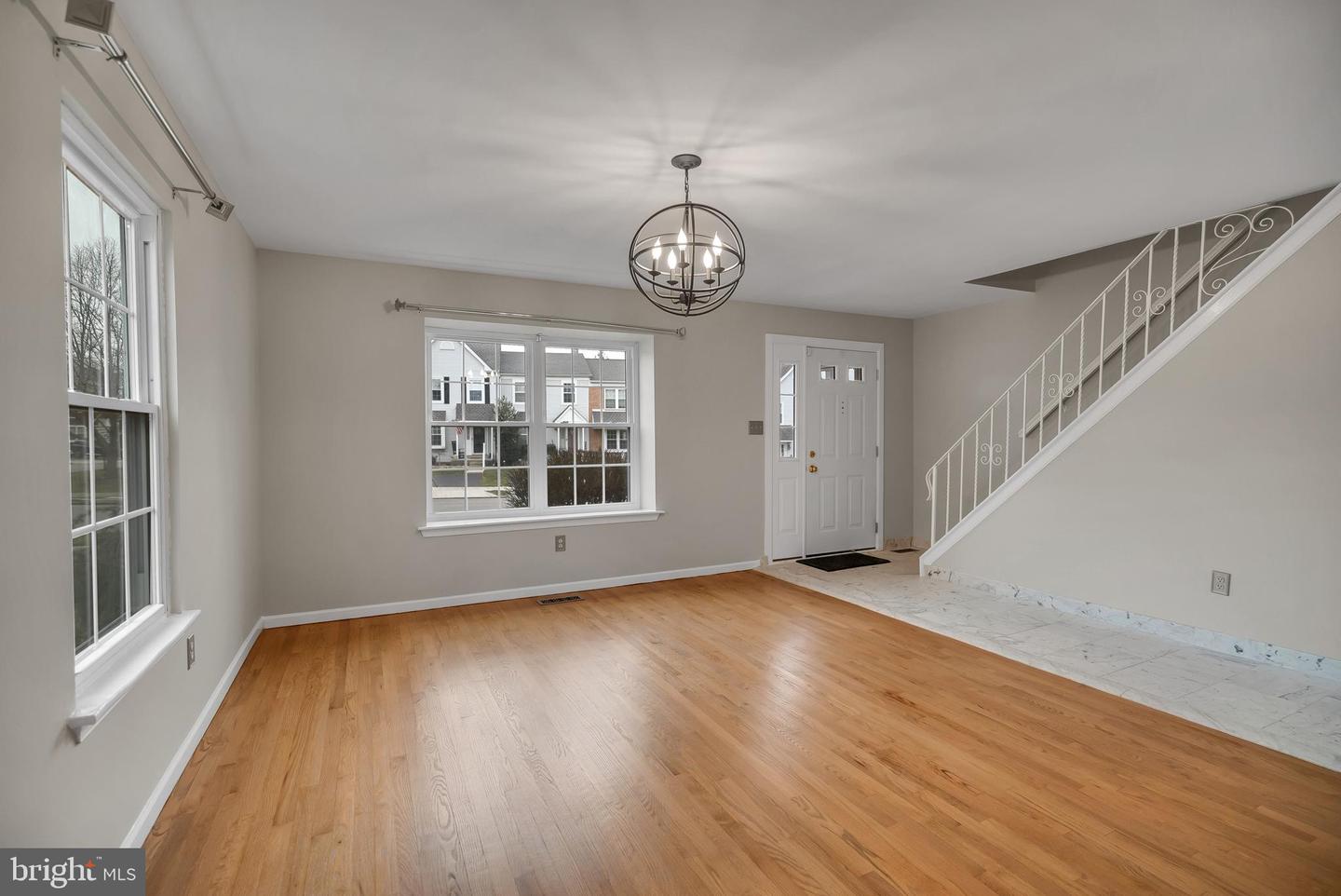 Photo 5 of 34 of 721 Sandalwood Ln townhome