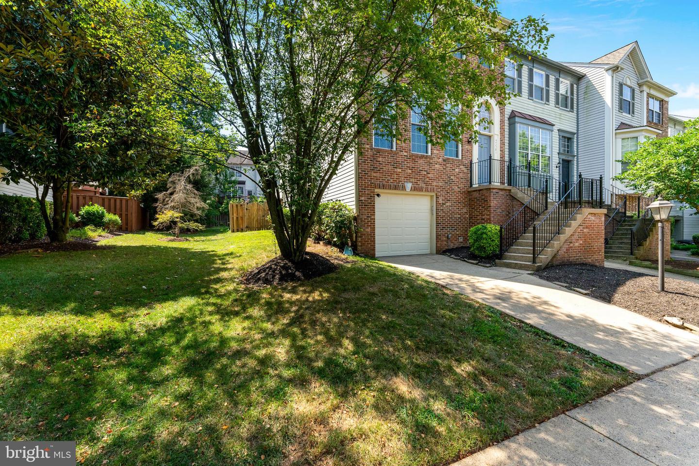 Photo 2 of 24 of 47581 Sandbank Sq townhome