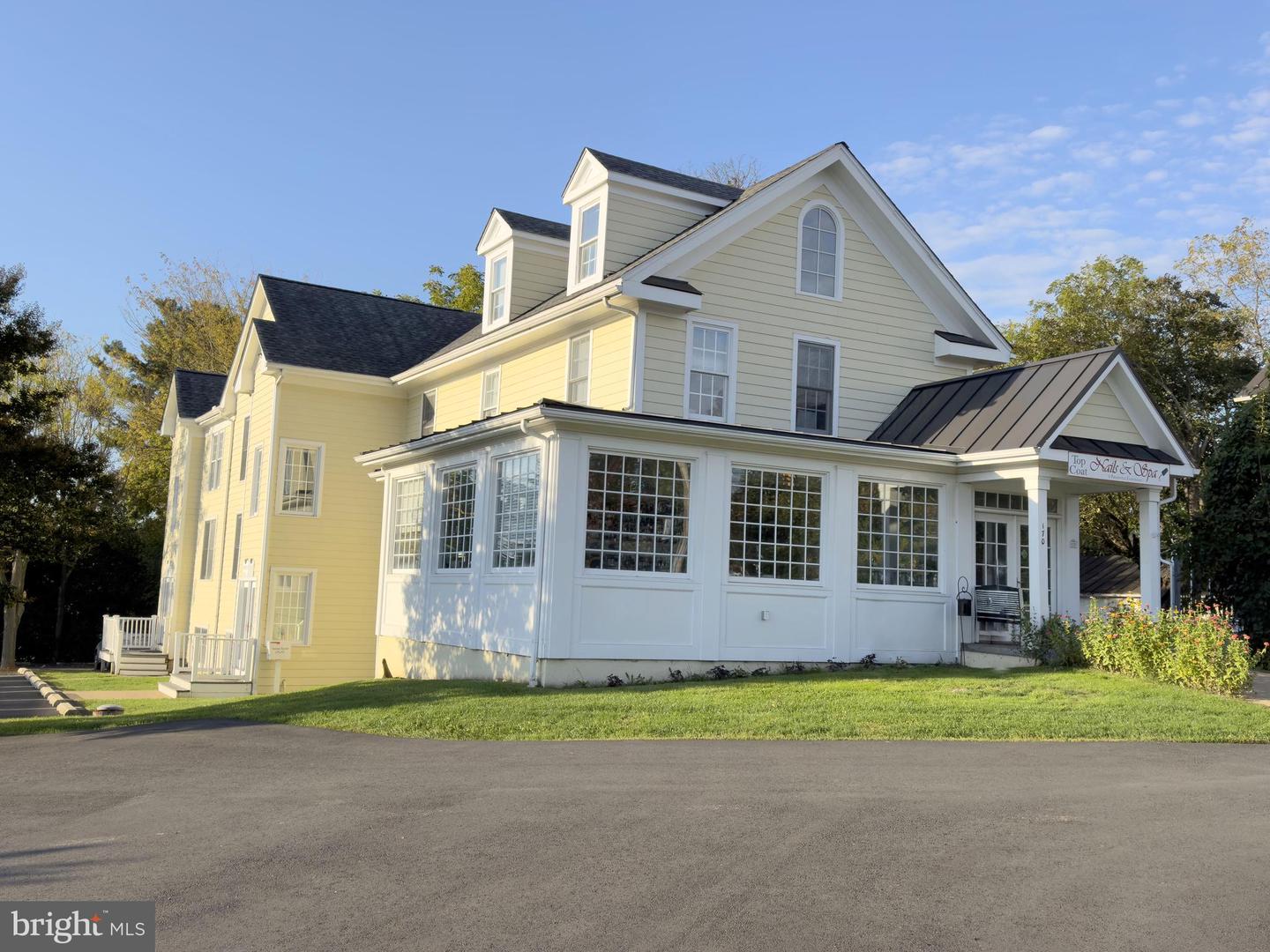 170 W Main St