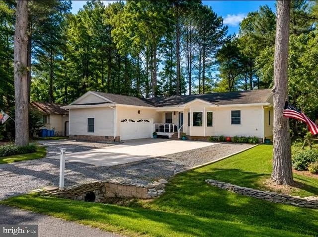 9 Lookout Point Pt