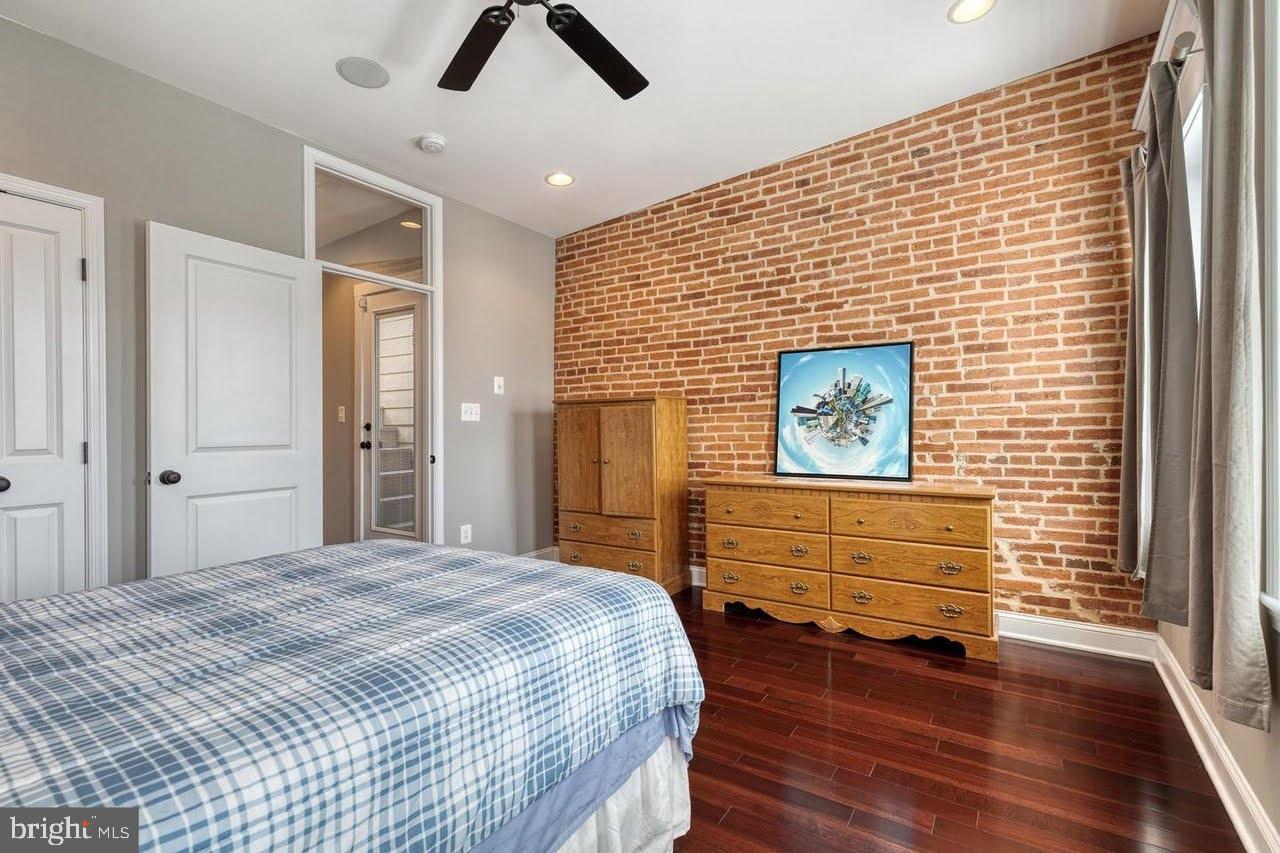 Photo 32 of 46 of 1339 S Charles St townhome