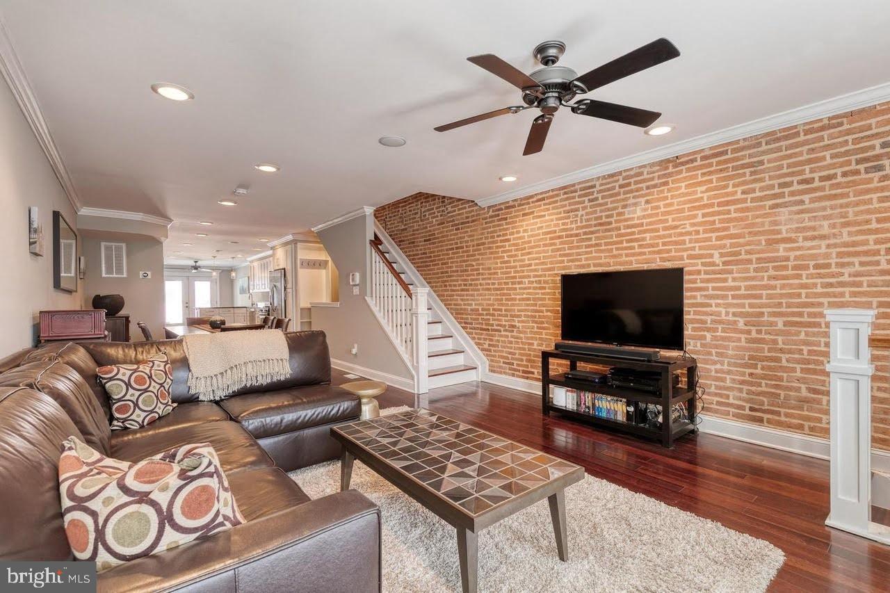 Photo 5 of 46 of 1339 S Charles St townhome