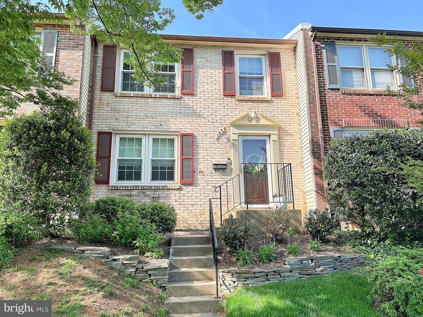 157 W Annandale Rd