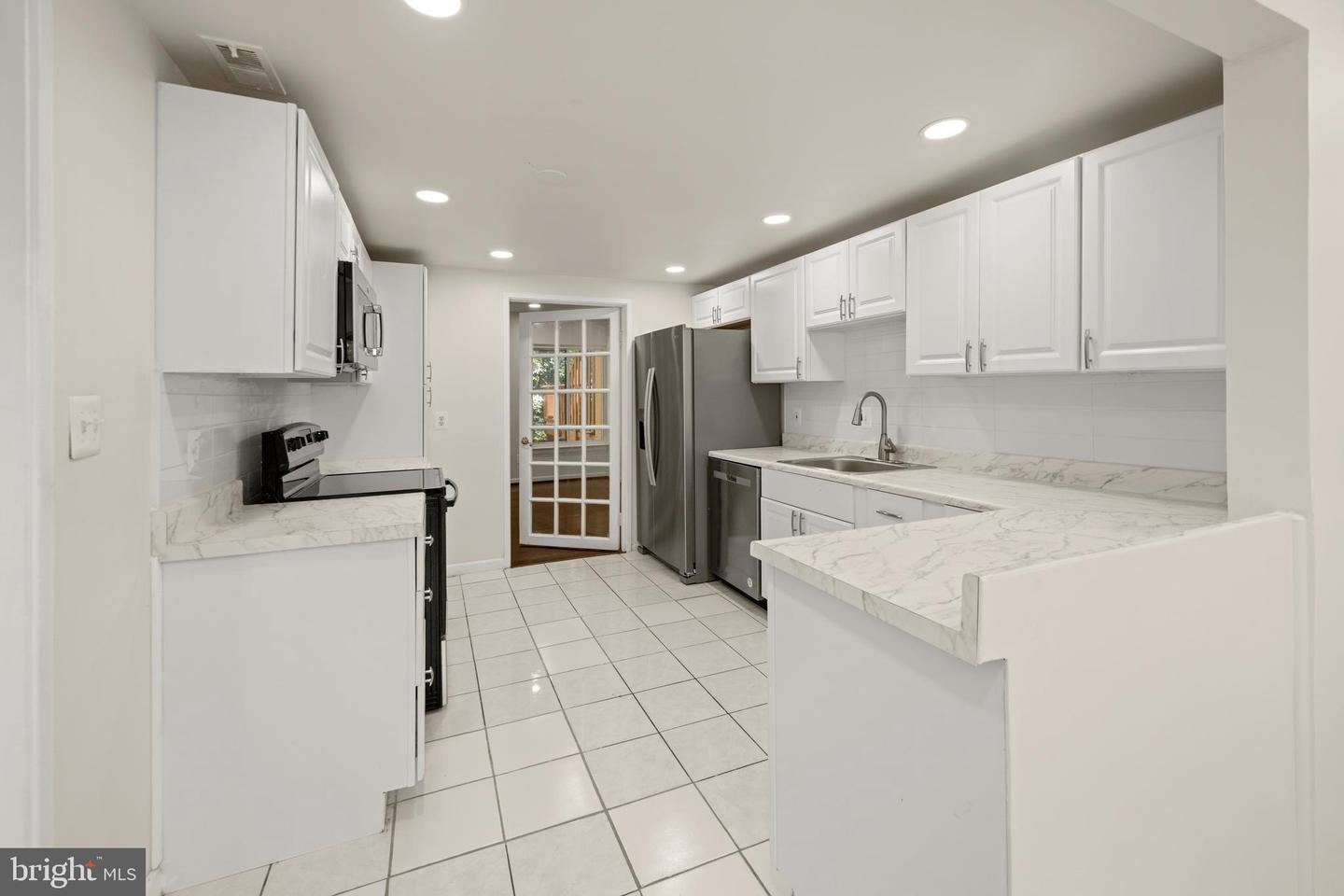 Photo 7 of 37 of 9586 Basket Ring Rd townhome