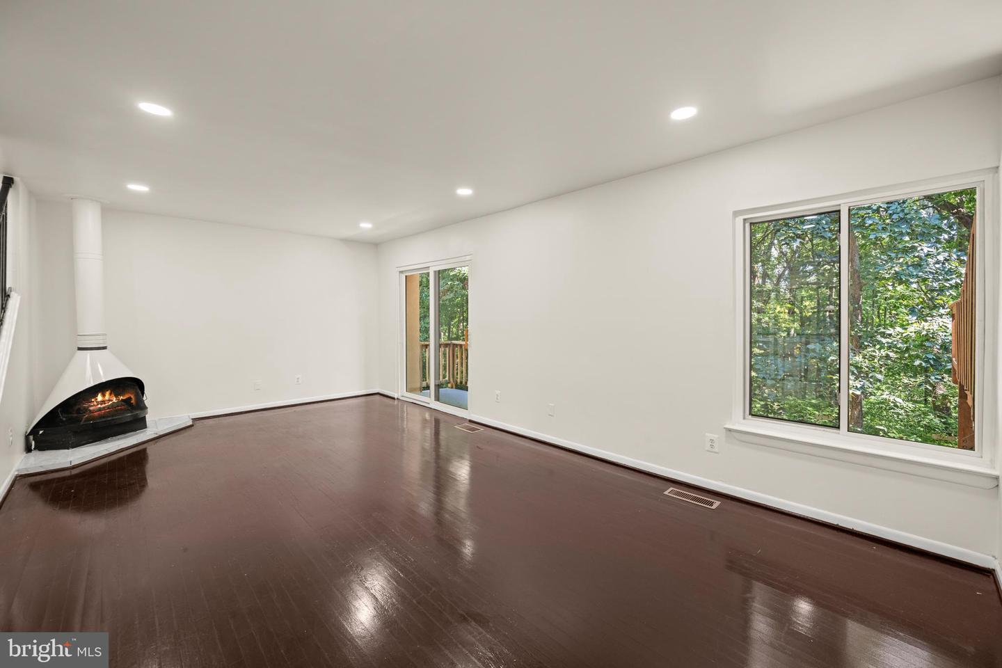 Photo 12 of 37 of 9586 Basket Ring Rd townhome