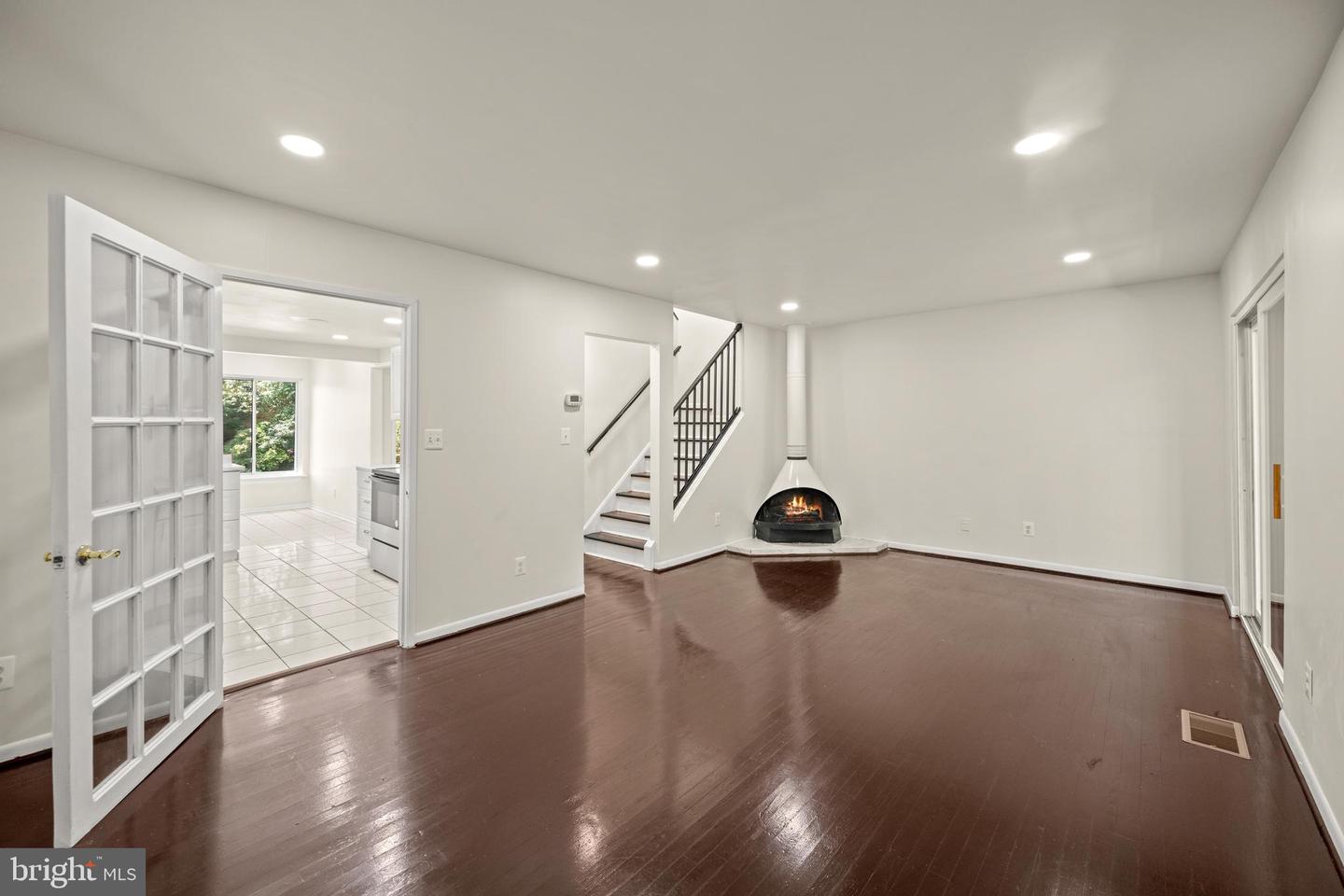 Photo 11 of 37 of 9586 Basket Ring Rd townhome