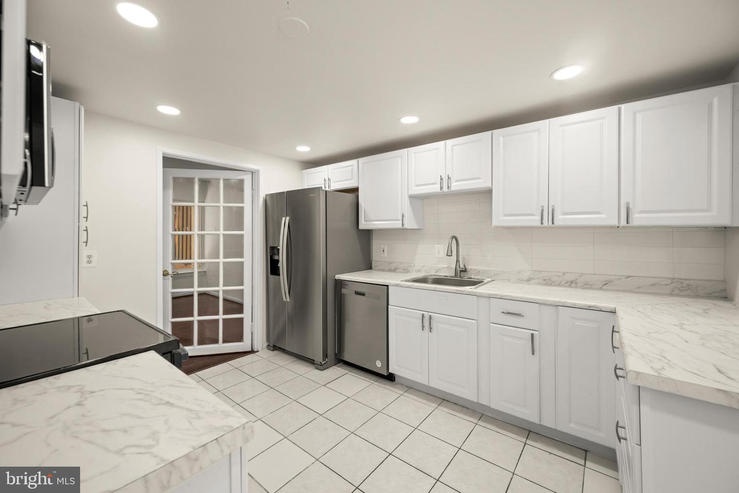 Photo 6 of 37 of 9586 Basket Ring Rd townhome
