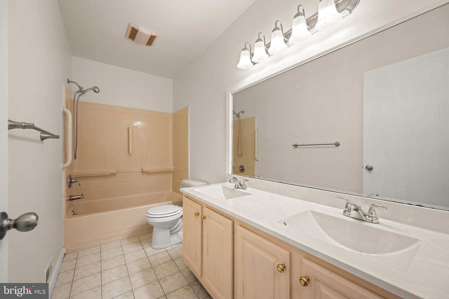 Photo 16 of 37 of 9586 Basket Ring Rd townhome