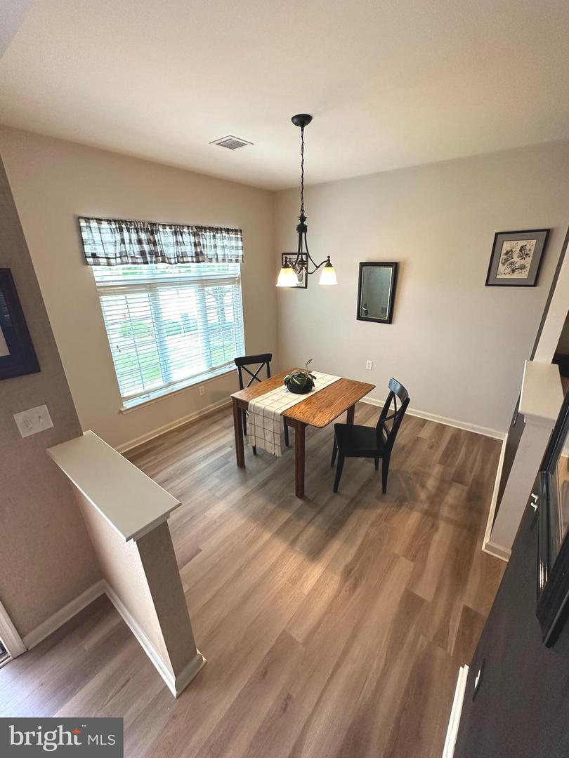 Photo 8 of 61 of 1741 Speedwell Rd house