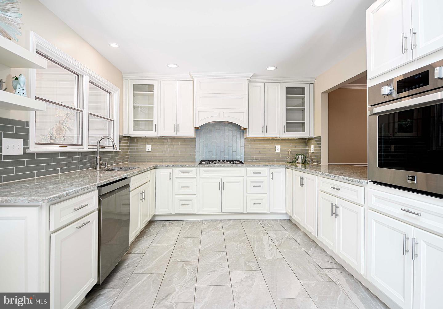 Photo 19 of 66 of 17 Glengate Ct townhome