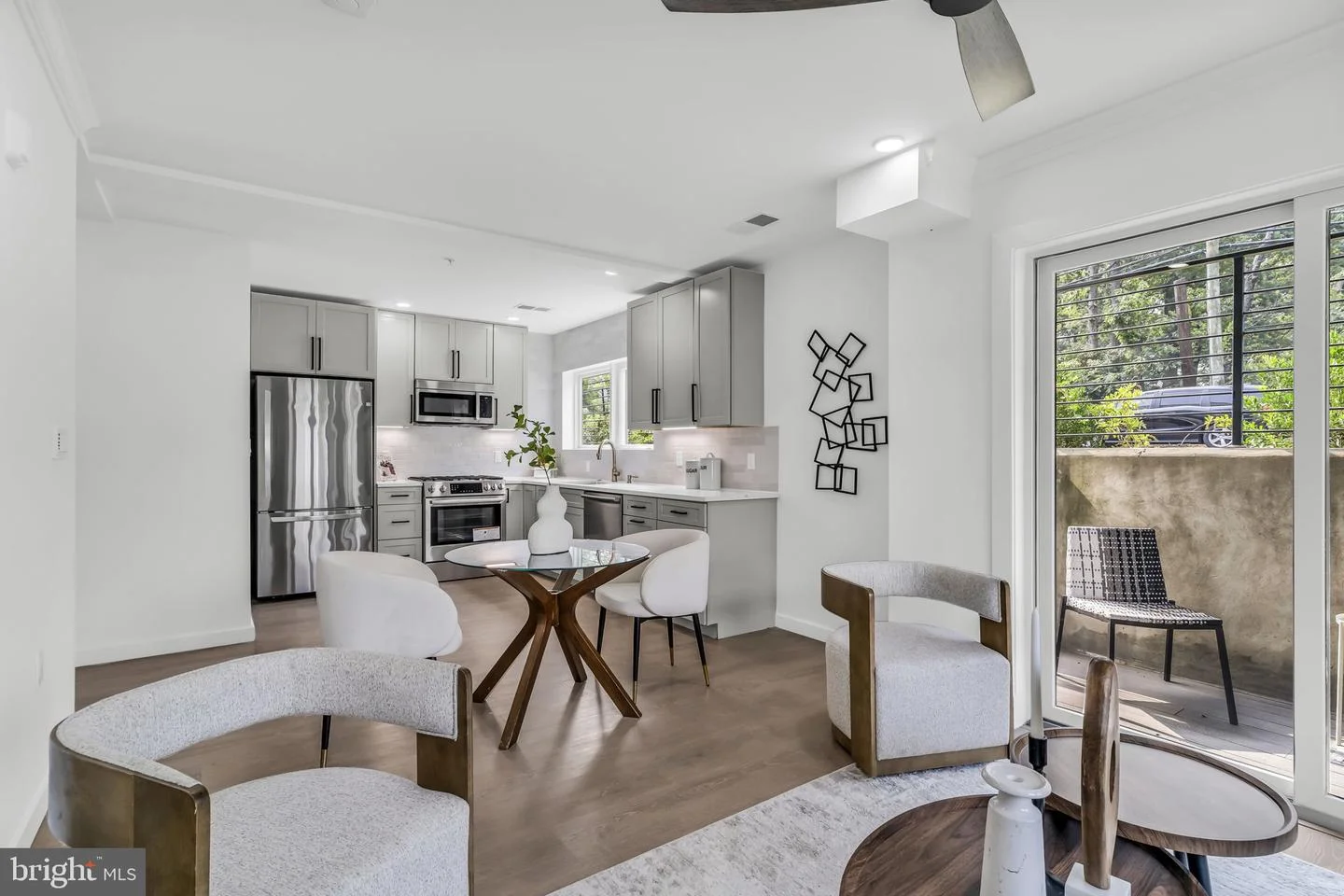 1201 N Quinn Street Unit 102