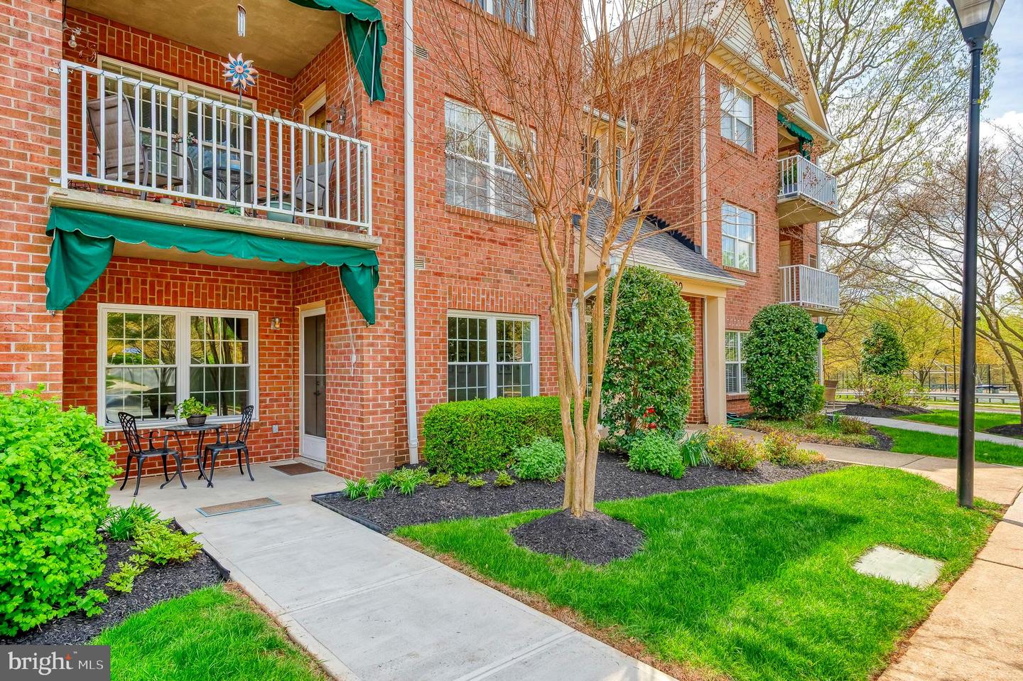 500 Limerick Cir #101