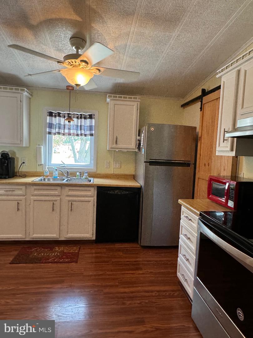 Photo 14 of 22 of 491 N Pilgrim Way mobile home