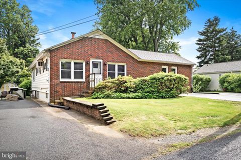 Single Family Residence in Hamilton NJ 233 Tettemer AVENUE.jpg