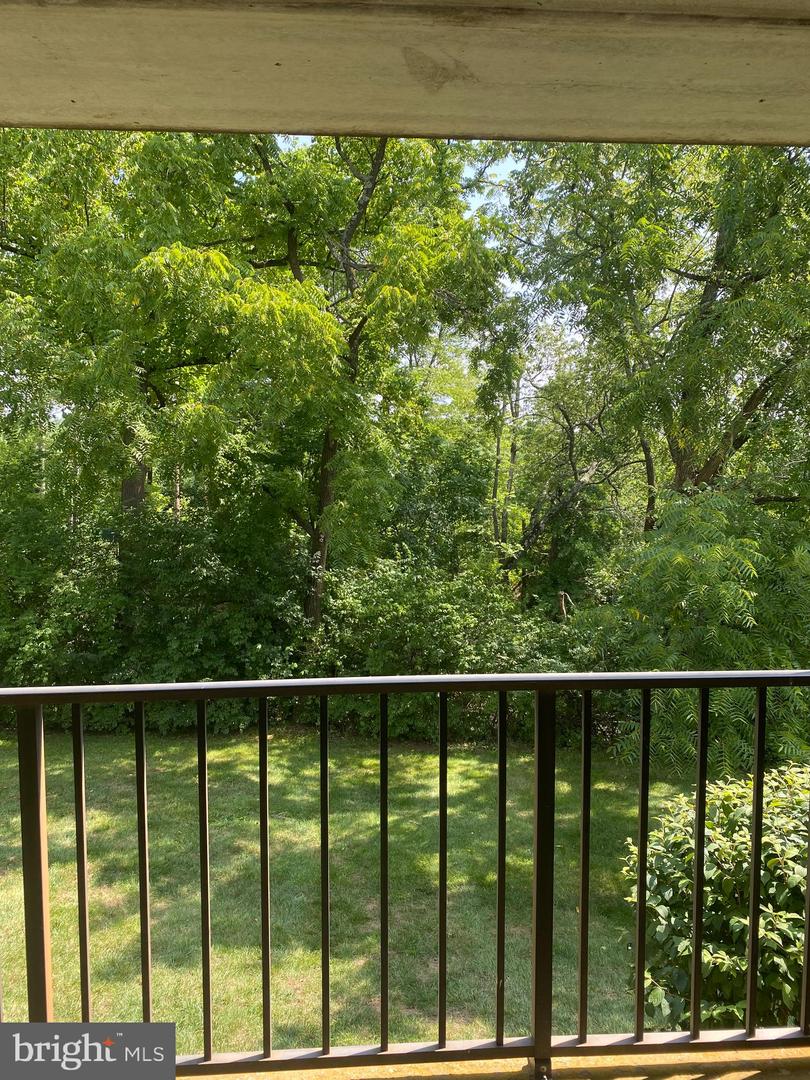 Photo 10 of 24 of 607 Deer Run condo