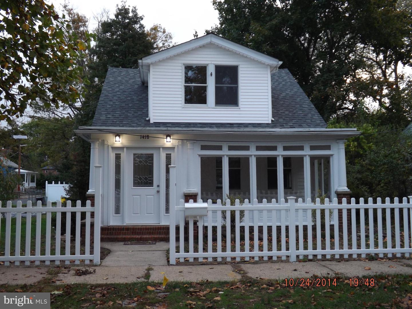 Photo 1 of 19 of 1418 Riverside Dr house