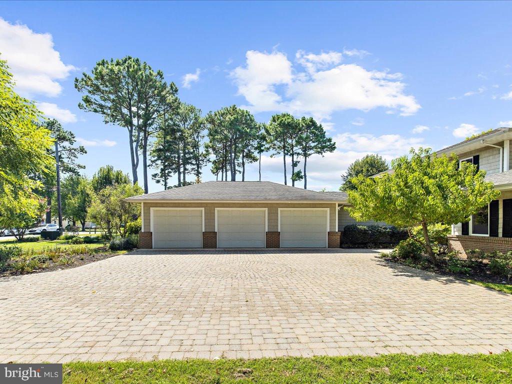 Photo 4 of 75 of 1006 Bayside Dr house