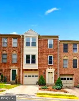 104 Rolling Hill Court