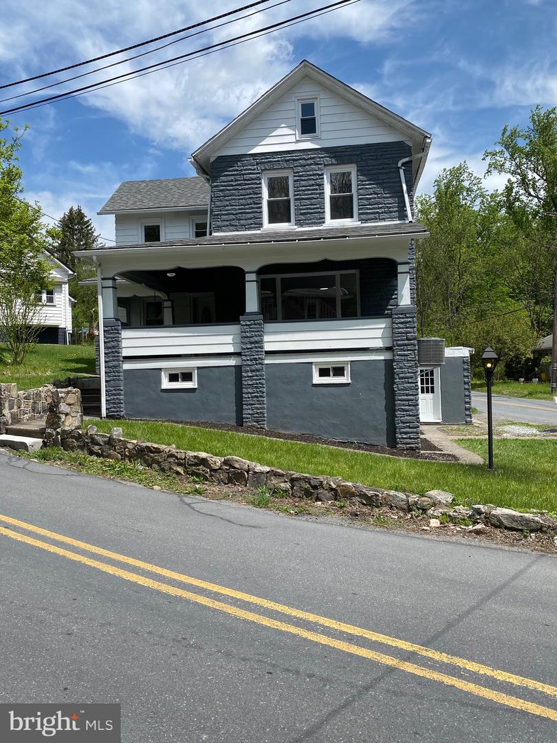Photo 2 of 27 of 3 Fox Gap Ave house