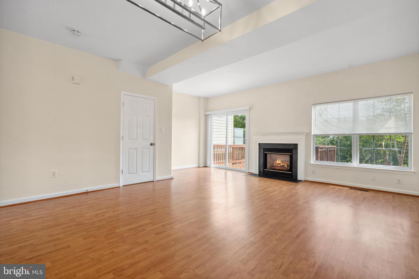 Photo 9 of 47 of 21022 Mossy Glen Ter townhome