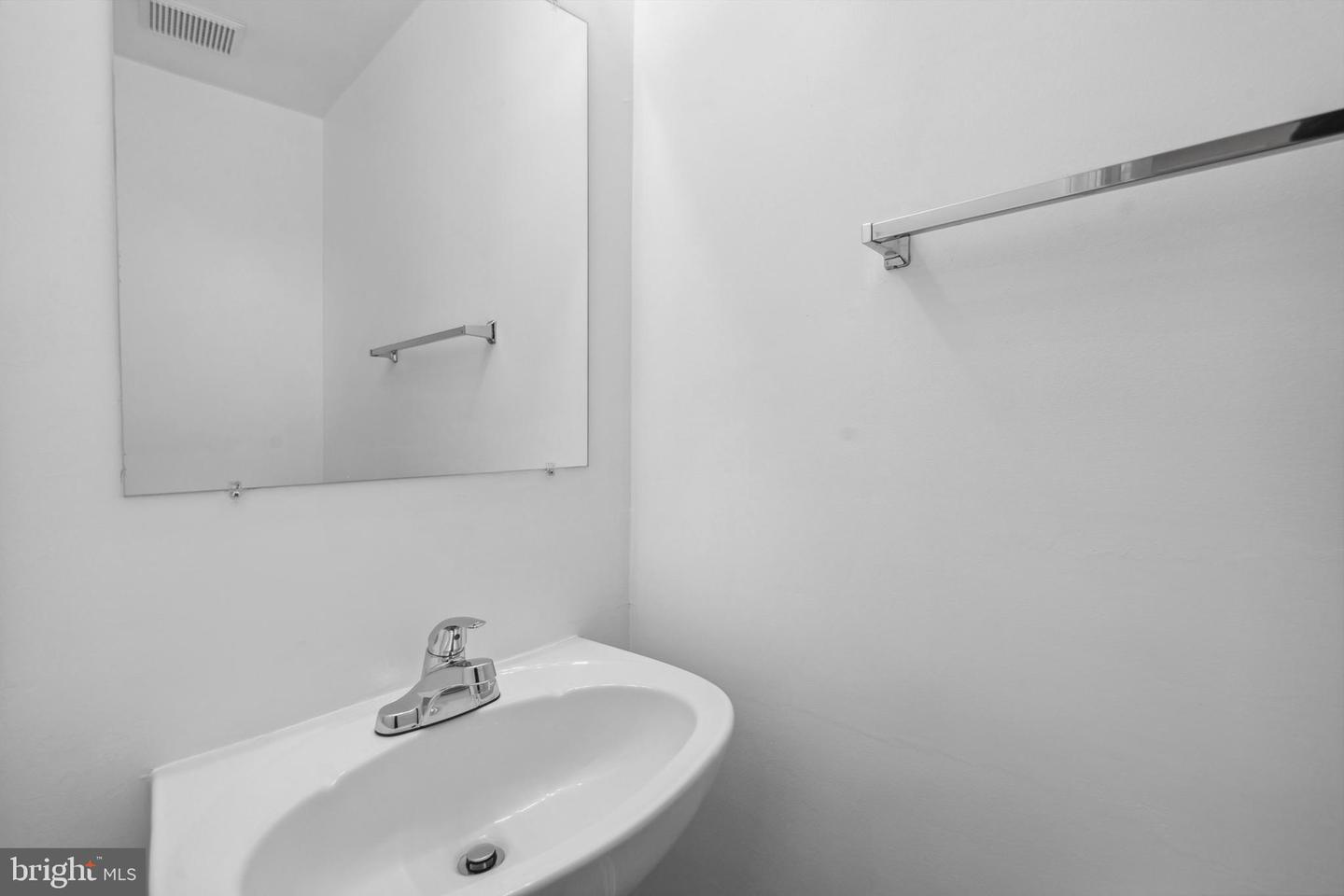 Photo 13 of 47 of 21022 Mossy Glen Ter townhome
