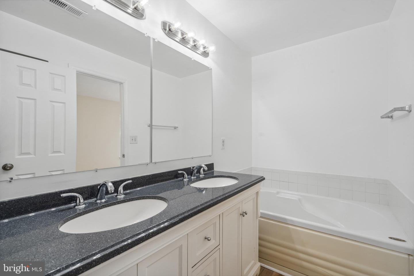 Photo 23 of 47 of 21022 Mossy Glen Ter townhome