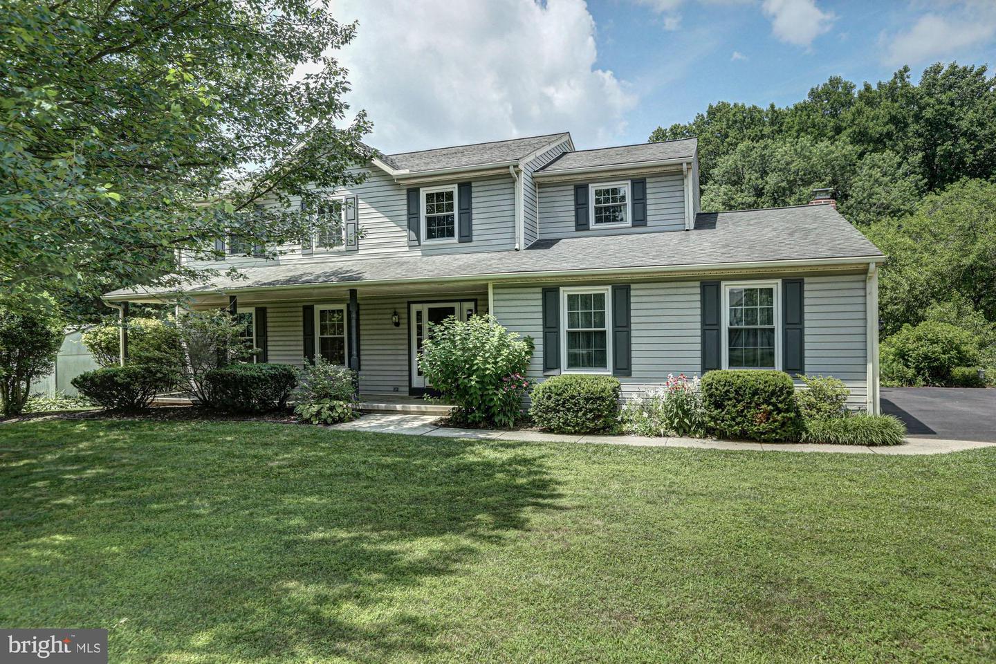 107 Scotts Glen Rd