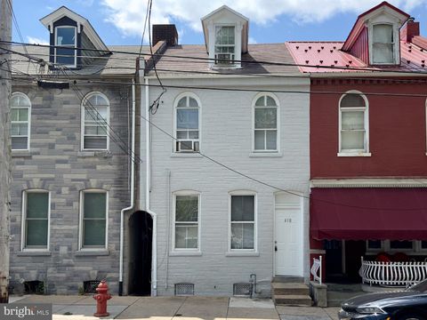 Townhouse in Lancaster PA 418 Prince STREET.jpg