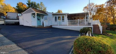Manufactured Home in Earleville MD 228,229 Arapho CIRCLE.jpg