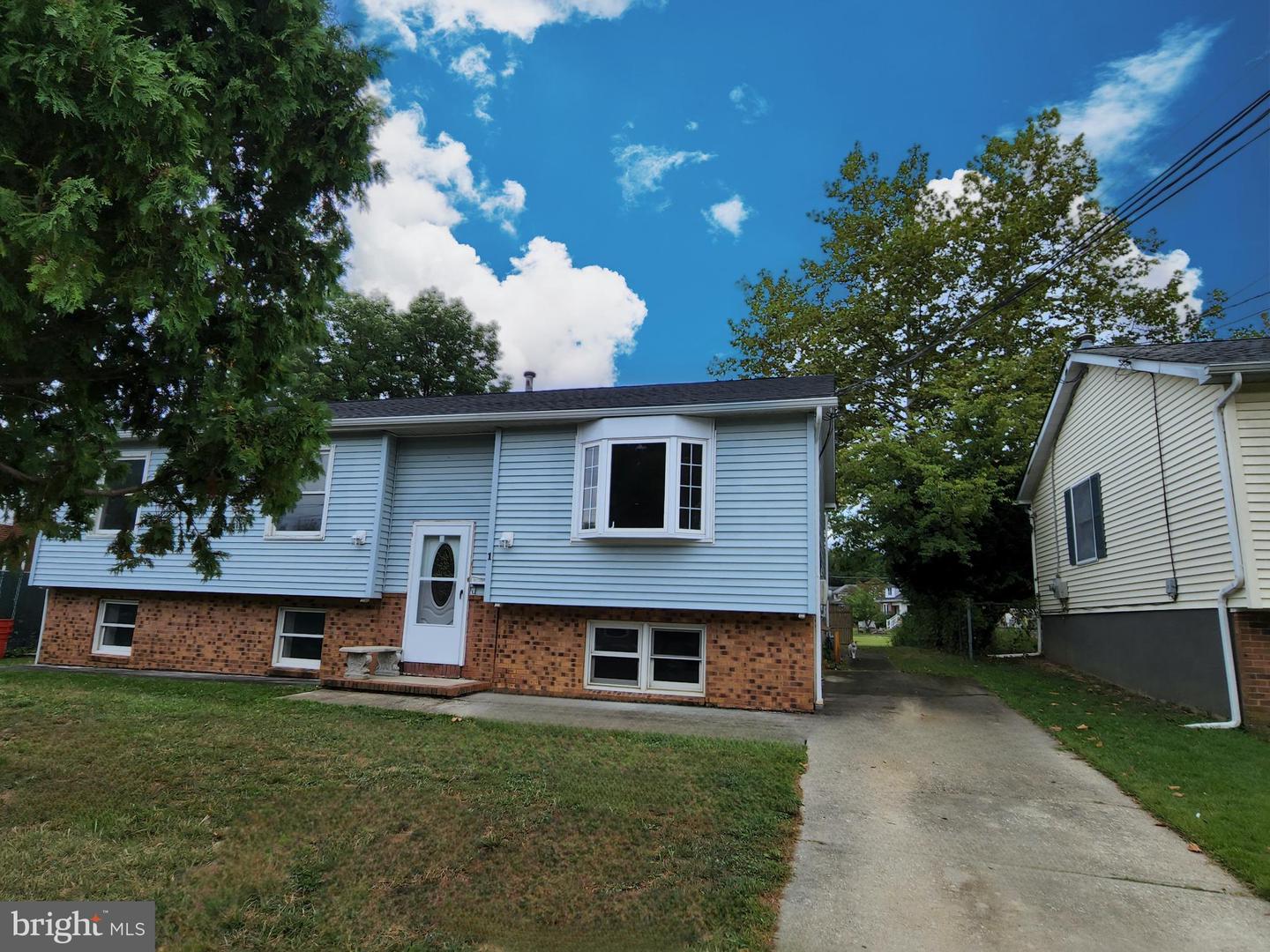 Photo 1 of 18 of 1 Grandview Ave house