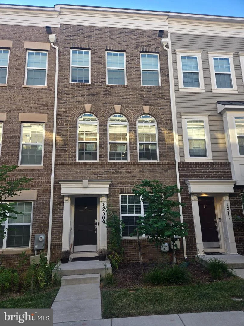 12509 Honey Locust Way