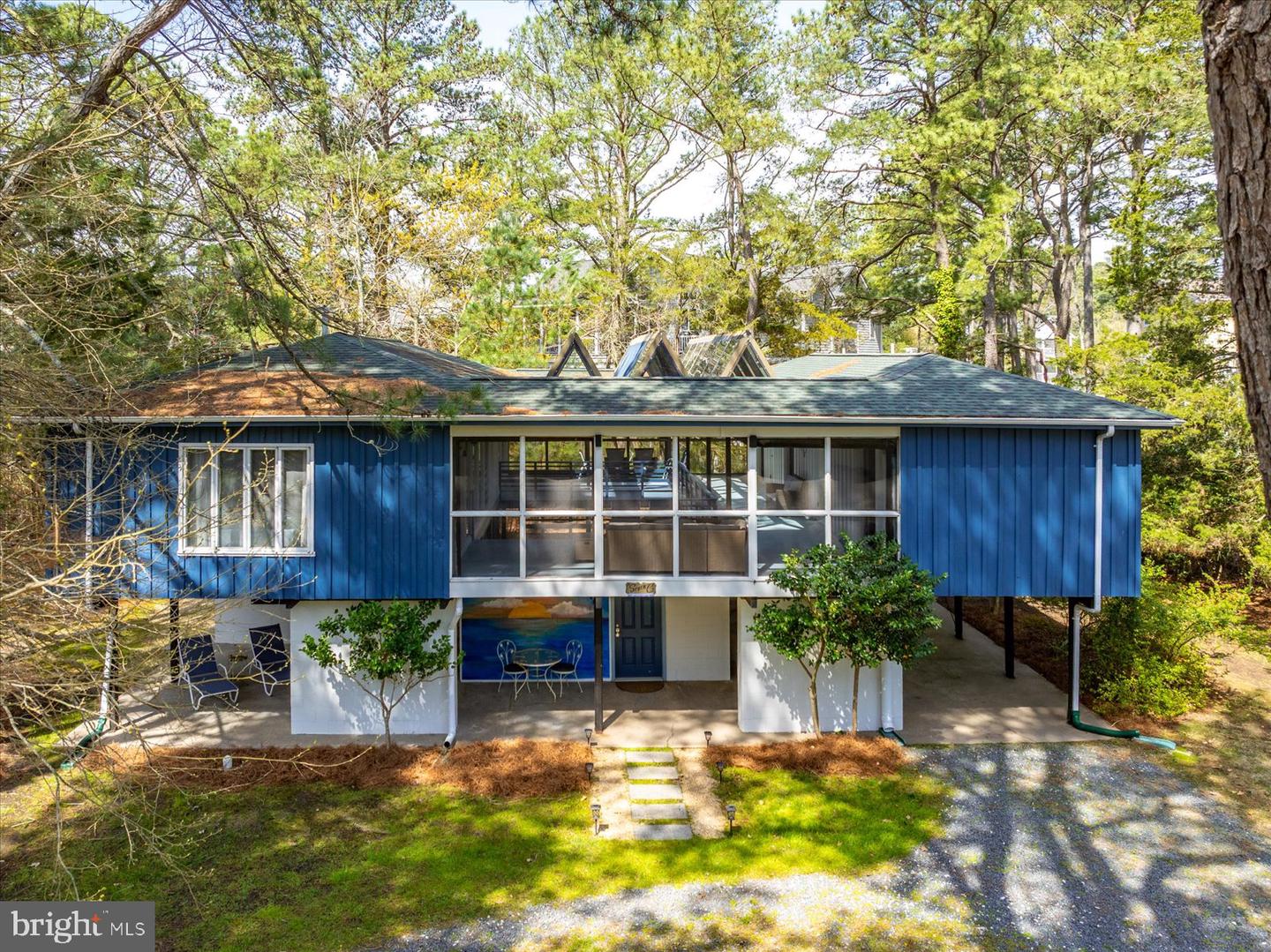 24 Holly Rd
