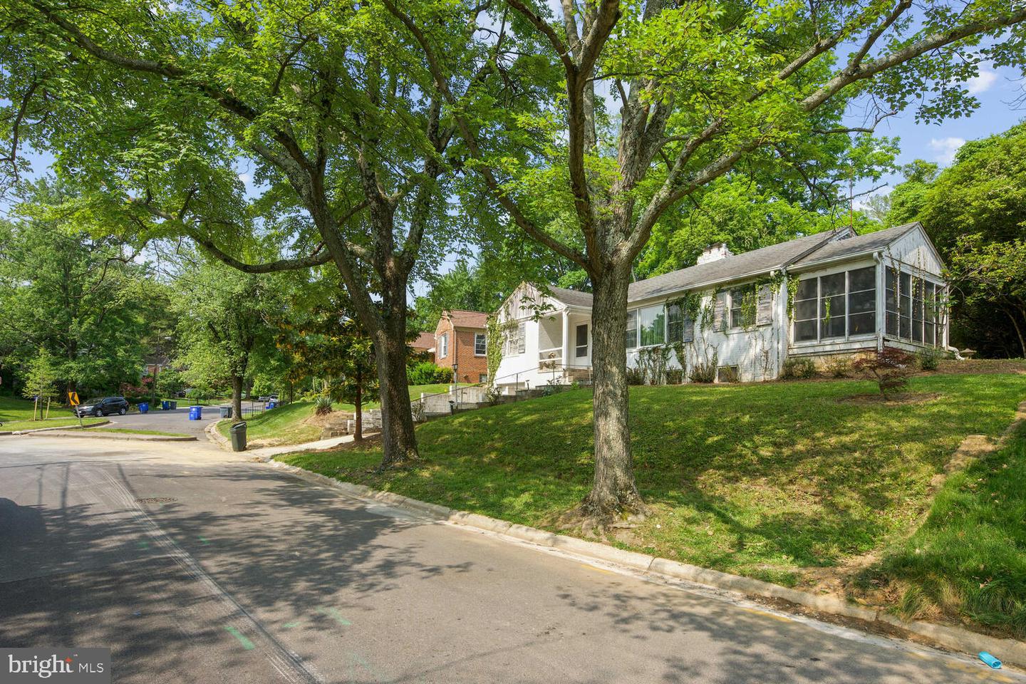 Photo 2 of 12 of 7117 W Greenvale Pkwy house