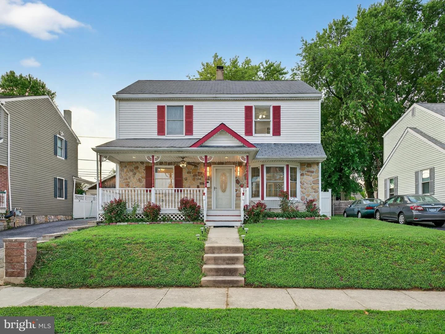 104 S Martin Lane