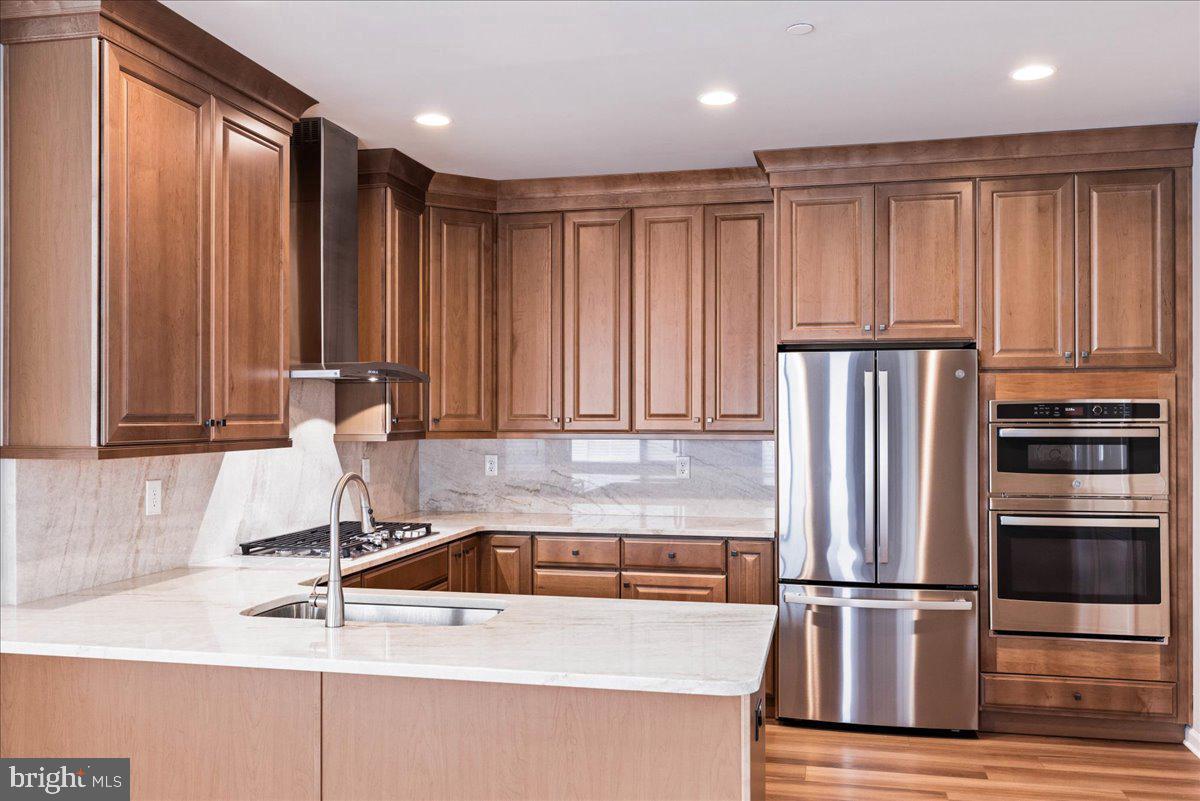 Photo 8 of 28 of 16 Spring Mill Dr townhome