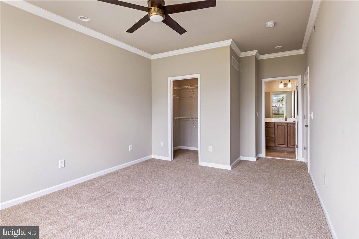 Photo 11 of 28 of 16 Spring Mill Dr townhome