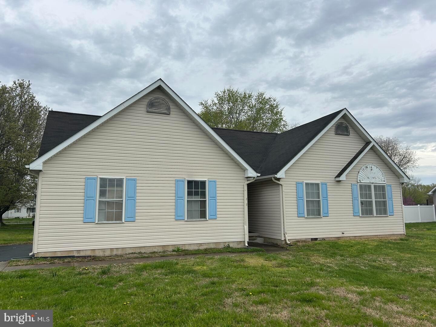 Listing image 1