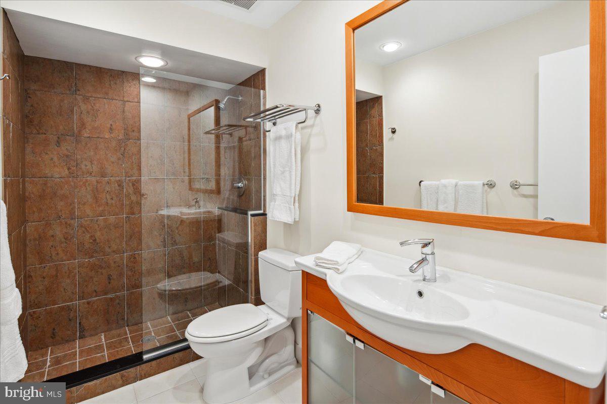 Photo 25 of 29 of 10 Willow St townhome