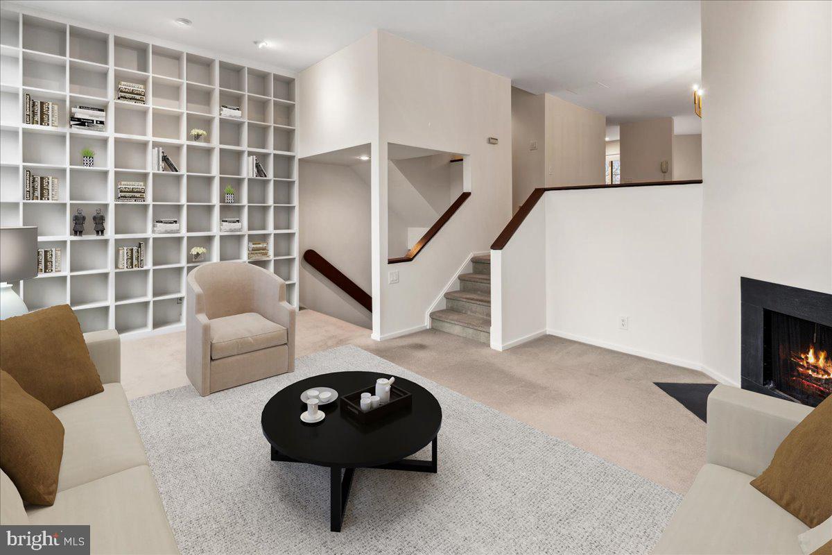 Photo 10 of 29 of 10 Willow St townhome