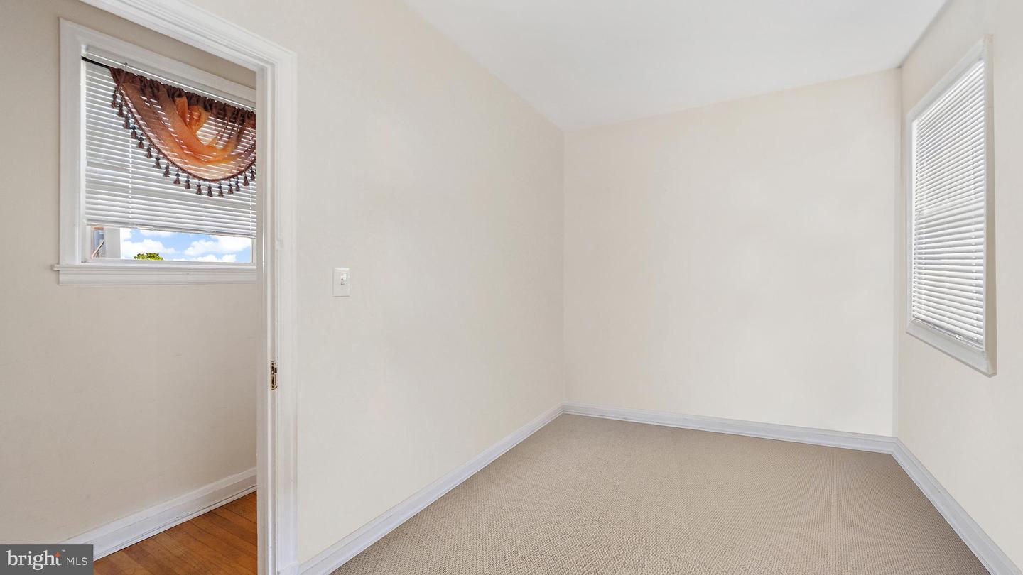 Photo 11 of 26 of 2501 Linden Ave townhome