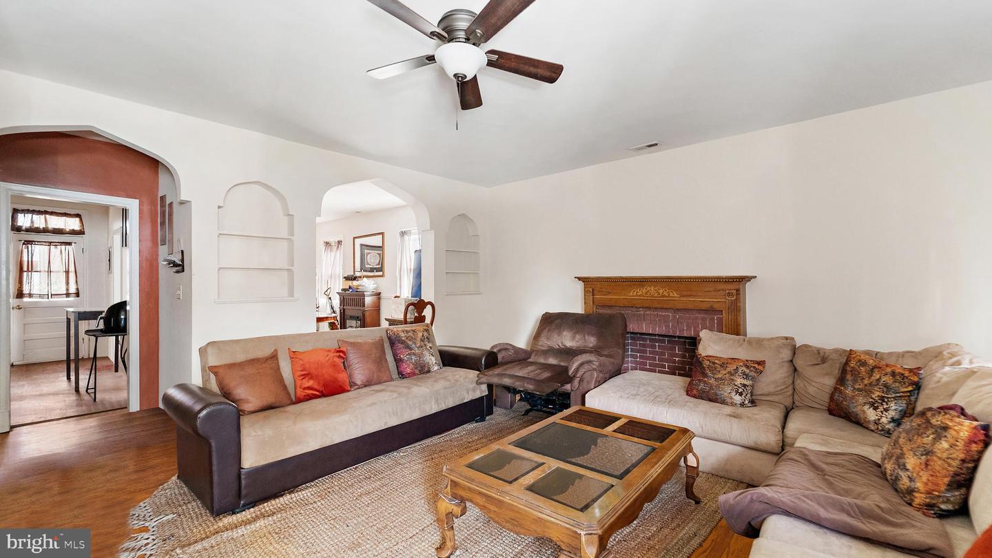 Photo 9 of 26 of 2501 Linden Ave townhome