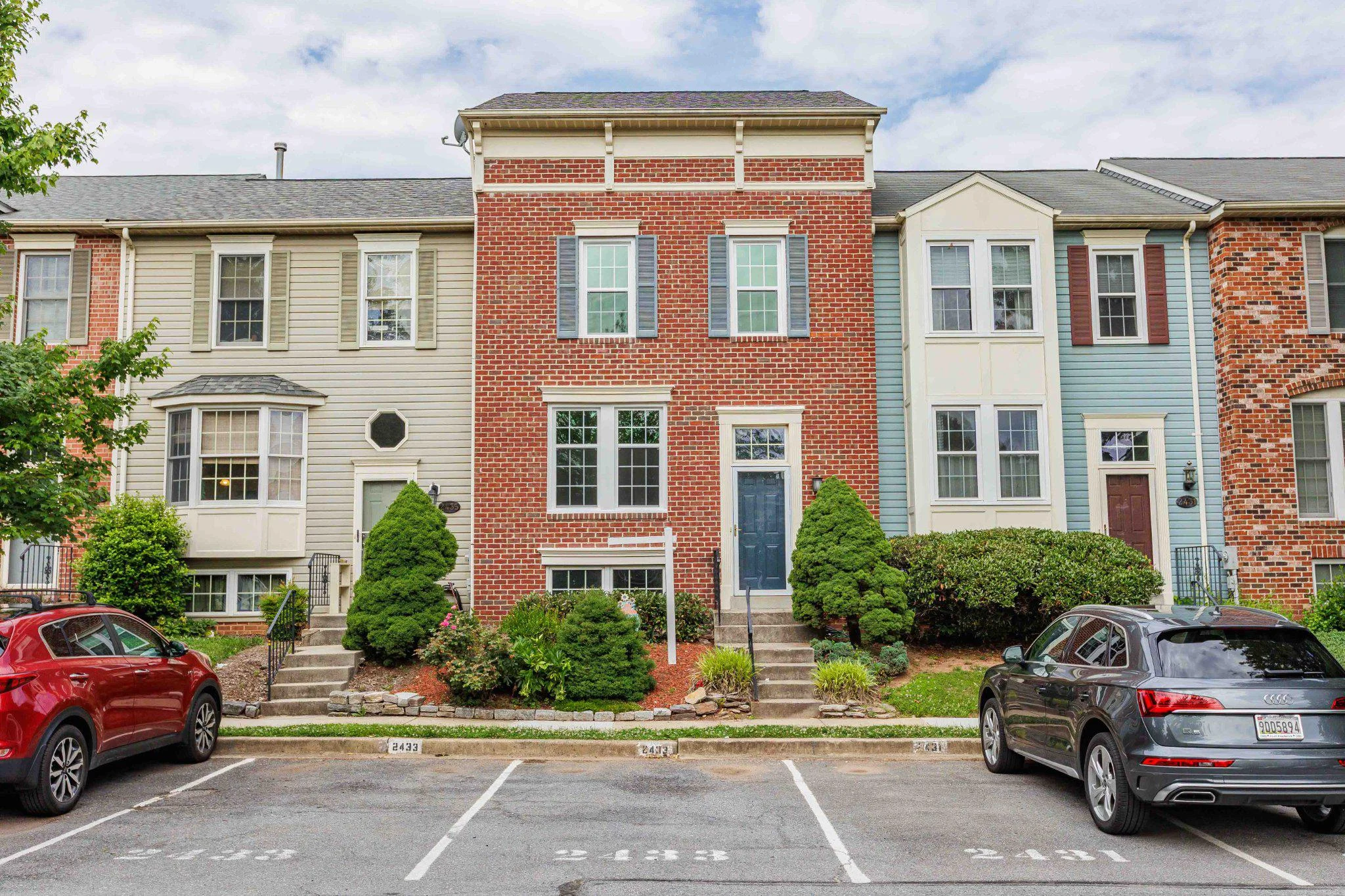 2433 Dunmore Court