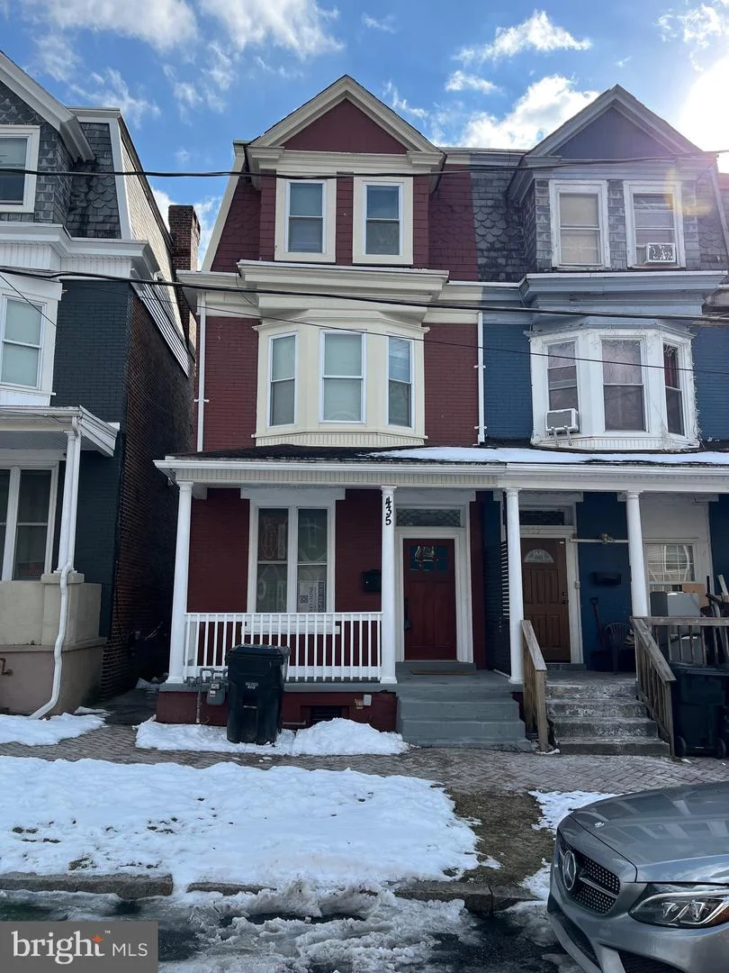 435 Harris Street