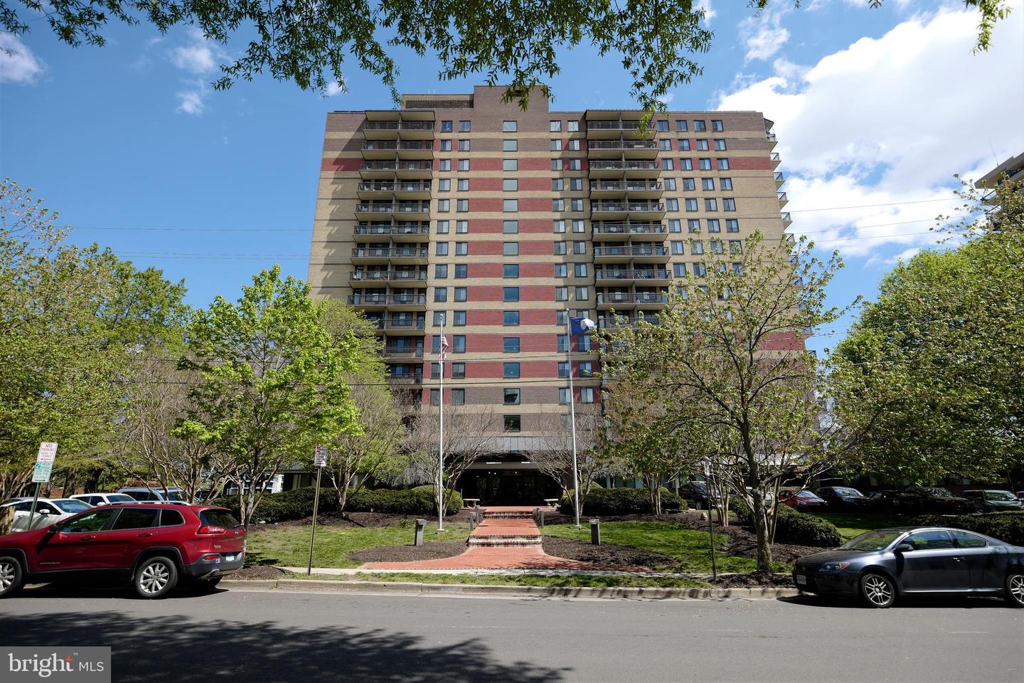 801 N Pitt St #905