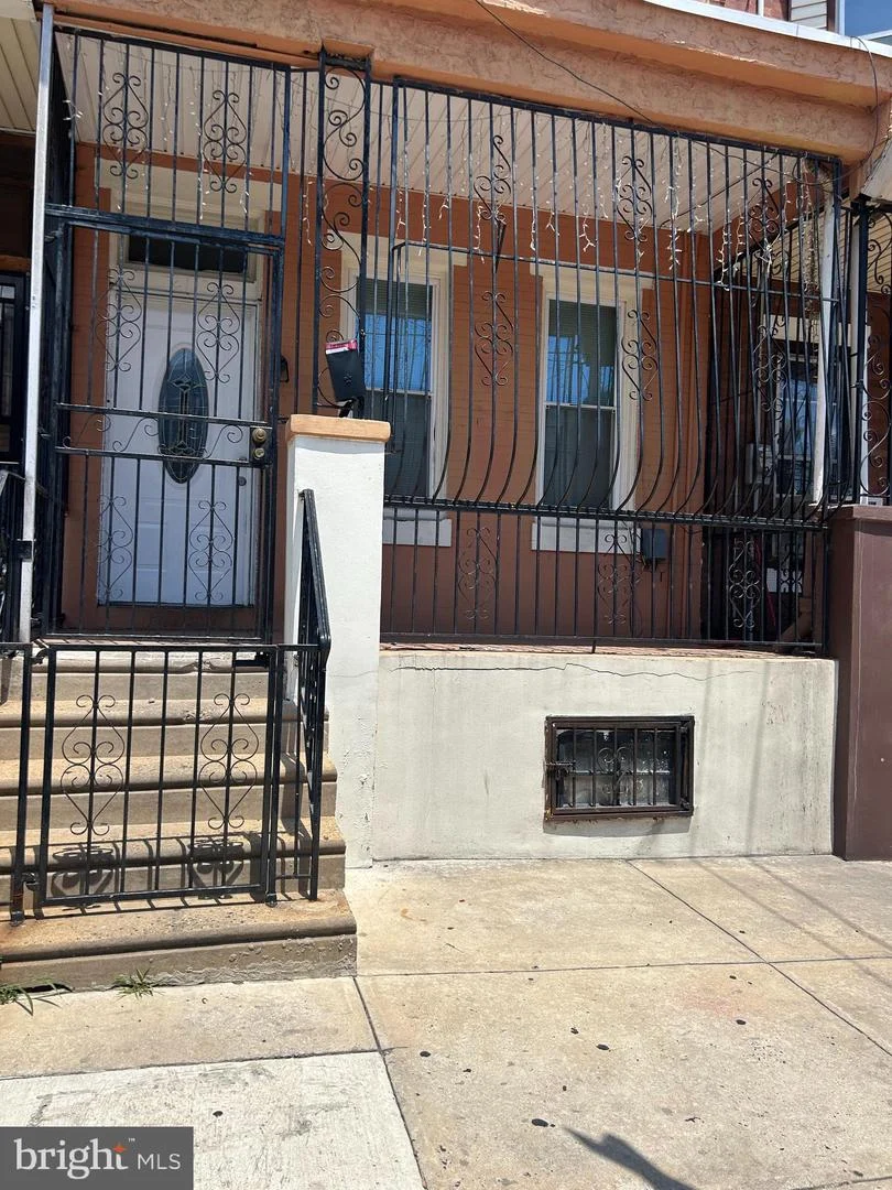 211 E Ontario Street