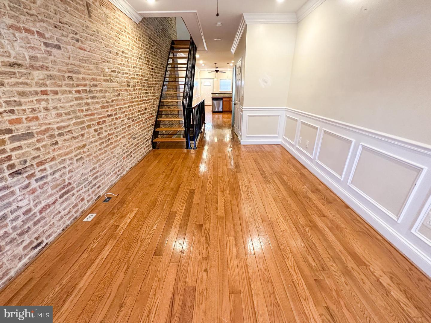 Photo 2 of 24 of 1235 James St townhome