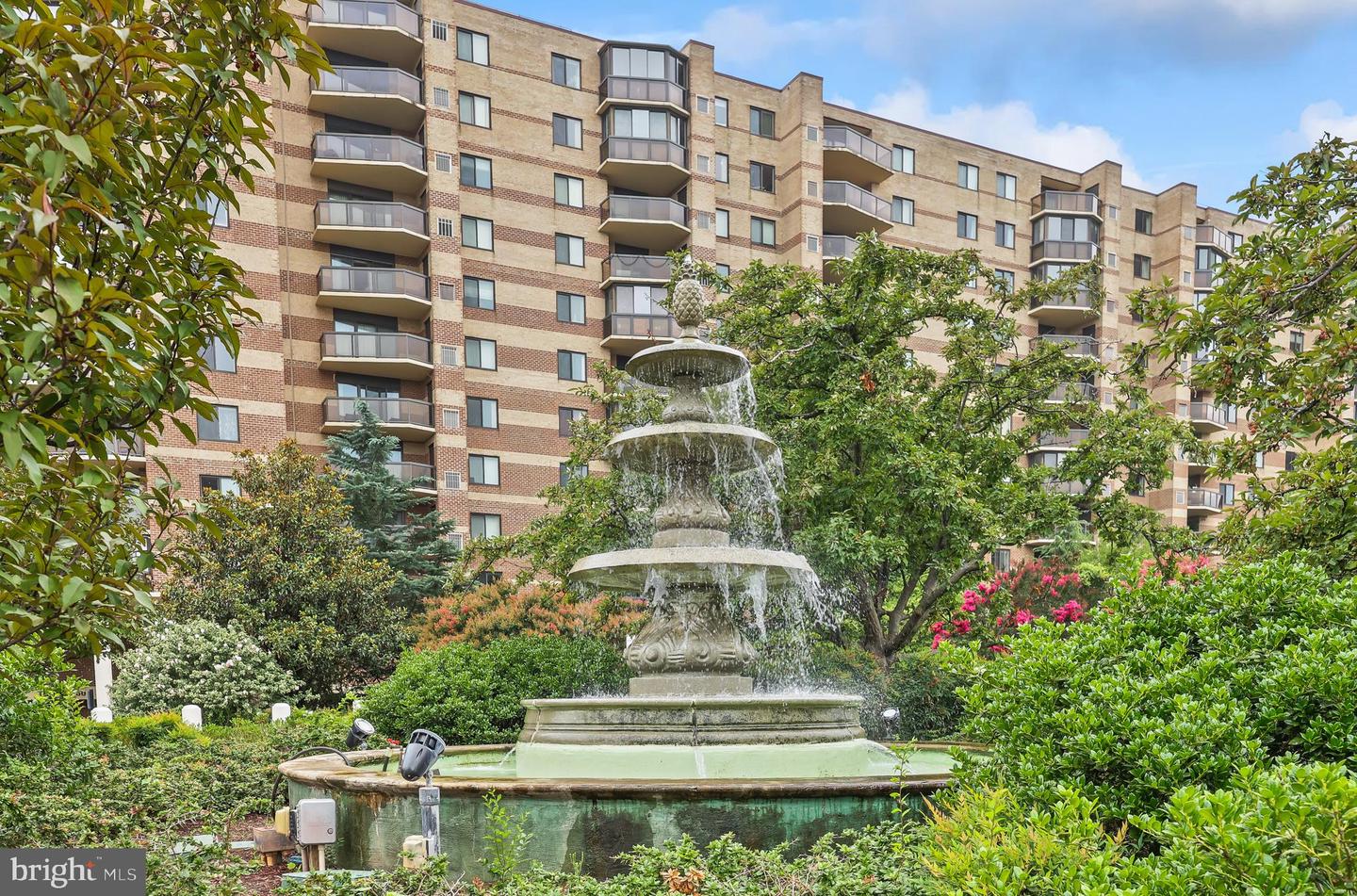 8370 Greensboro Drive Unit 402, Mclean, VA, 22102