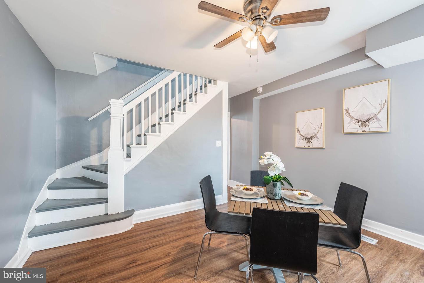 Photo 7 of 25 of 1 W Jeffrey St townhome
