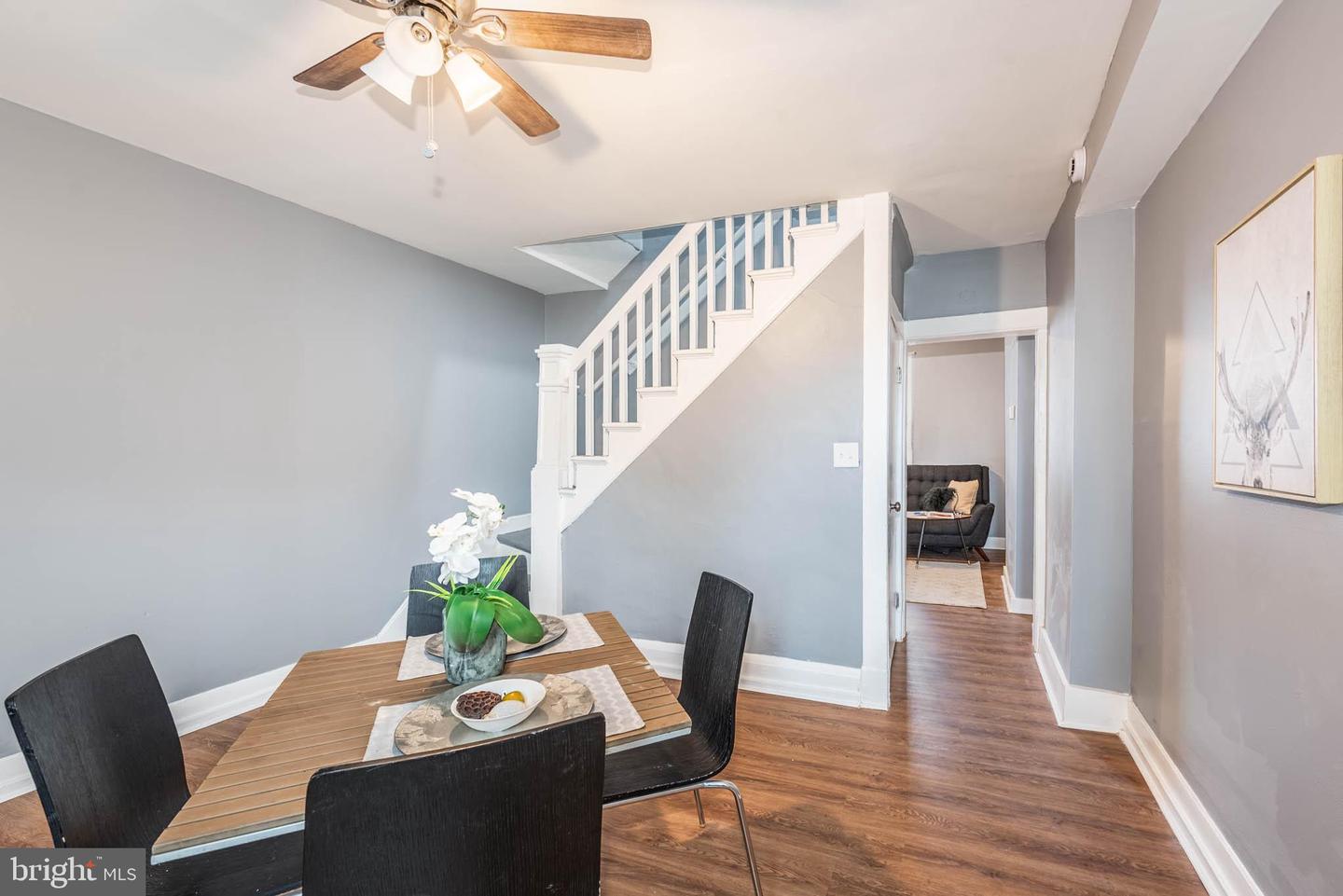 Photo 6 of 25 of 1 W Jeffrey St townhome