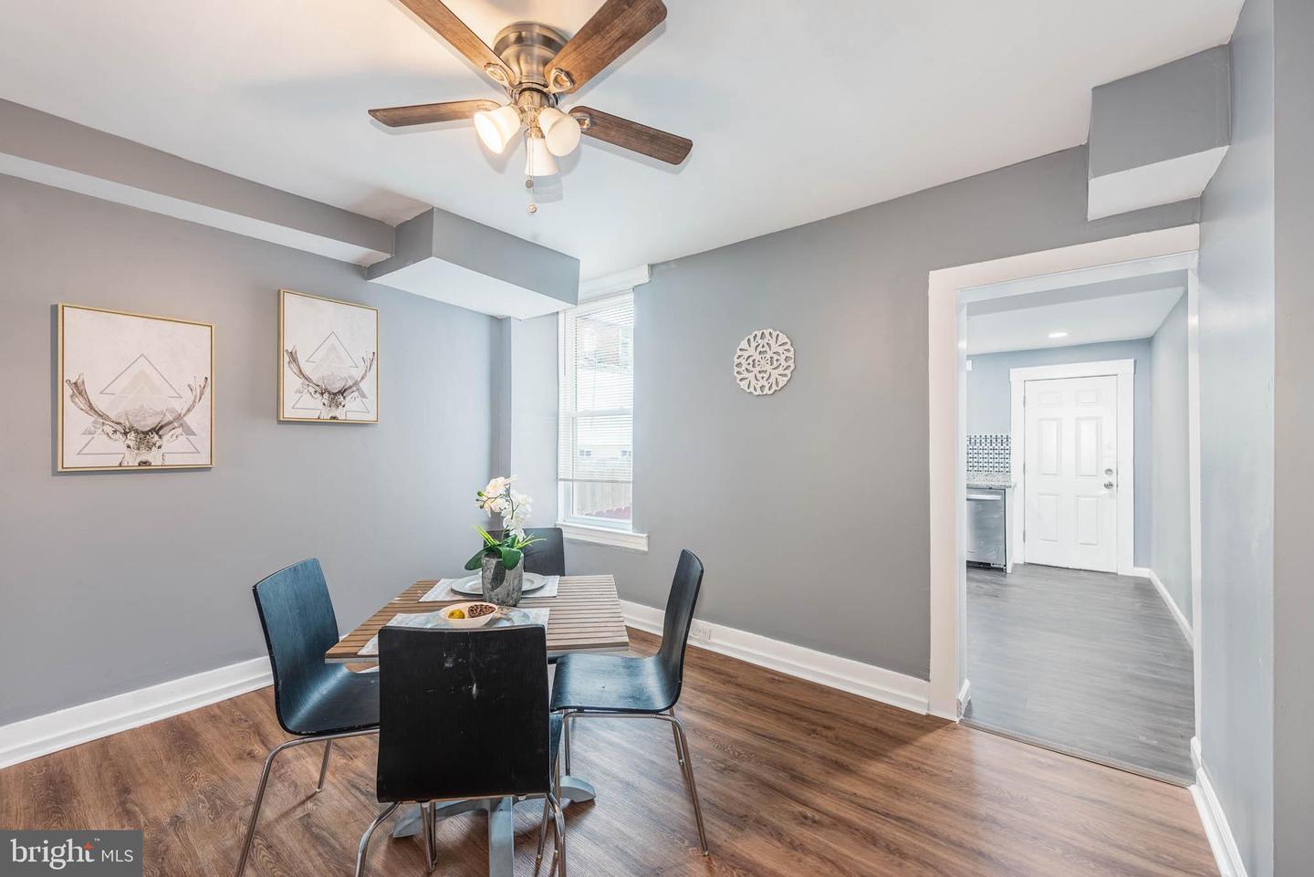 Photo 8 of 25 of 1 W Jeffrey St townhome